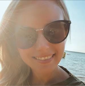 Meet your Posher, Felicia